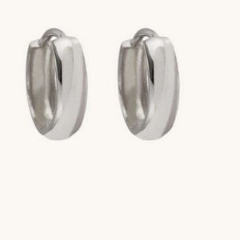 mejuri Bold Hoops Material: 14k White Gold